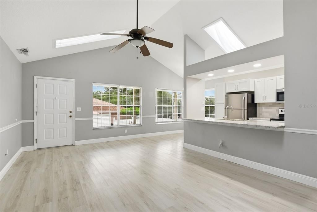 For Rent: $2,350 (3 beds, 2 baths, 1060 Square Feet)