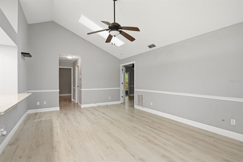 For Rent: $2,350 (3 beds, 2 baths, 1060 Square Feet)