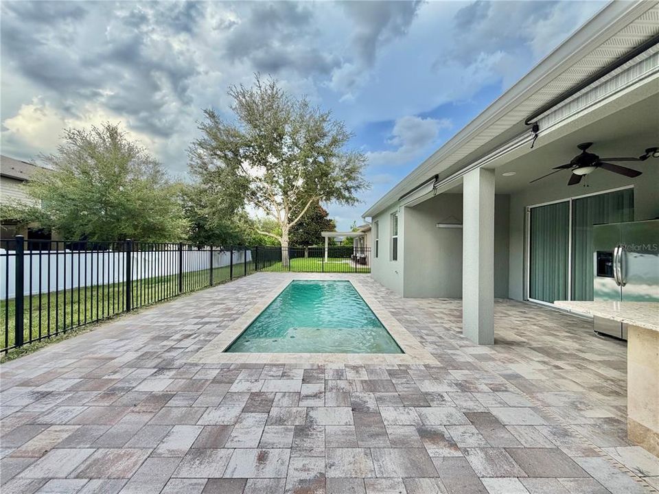 En Venta: $579,900 (4 camas, 3 baños, 2680 Pies cuadrados)