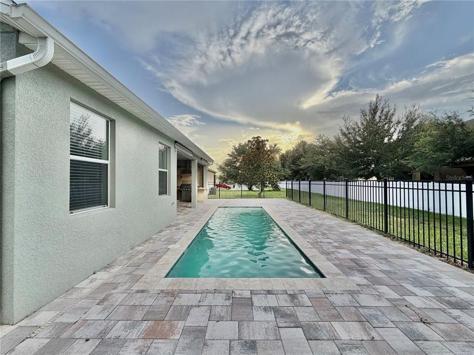 En Venta: $579,900 (4 camas, 3 baños, 2680 Pies cuadrados)