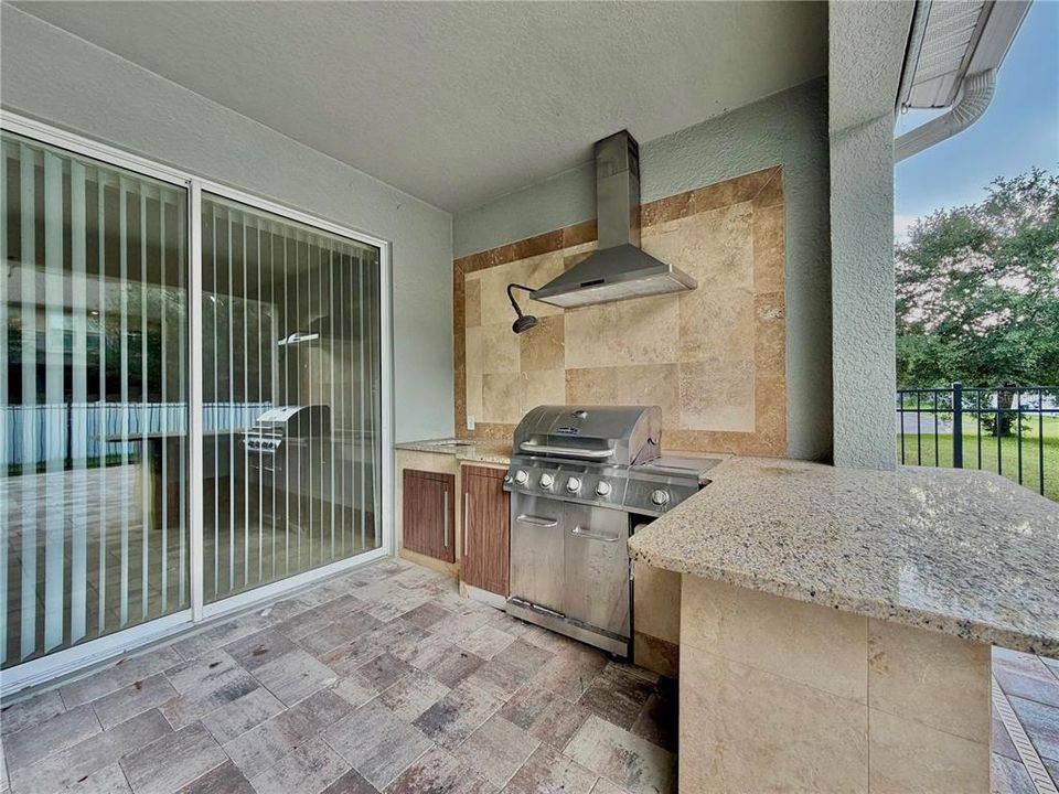 En Venta: $579,900 (4 camas, 3 baños, 2680 Pies cuadrados)