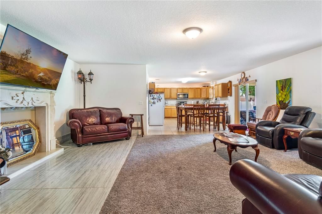 For Sale: $515,000 (6 beds, 4 baths, 3911 Square Feet)