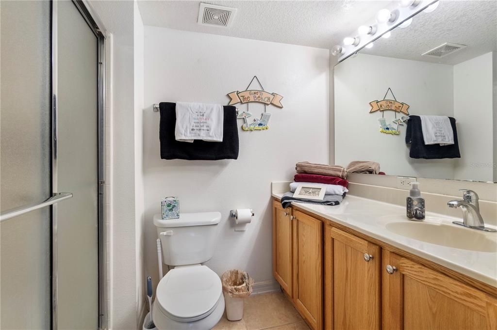 For Sale: $515,000 (6 beds, 4 baths, 3911 Square Feet)