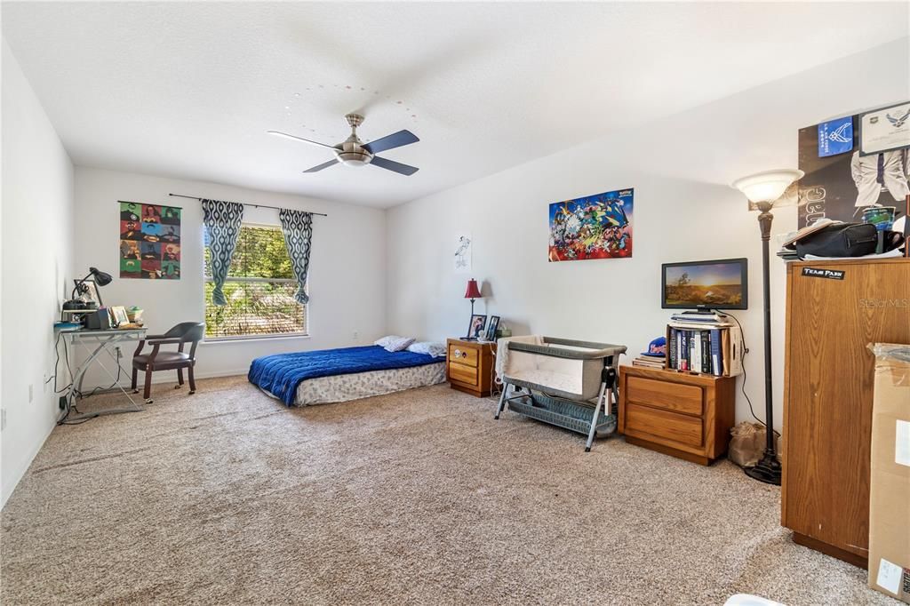 For Sale: $515,000 (6 beds, 4 baths, 3911 Square Feet)