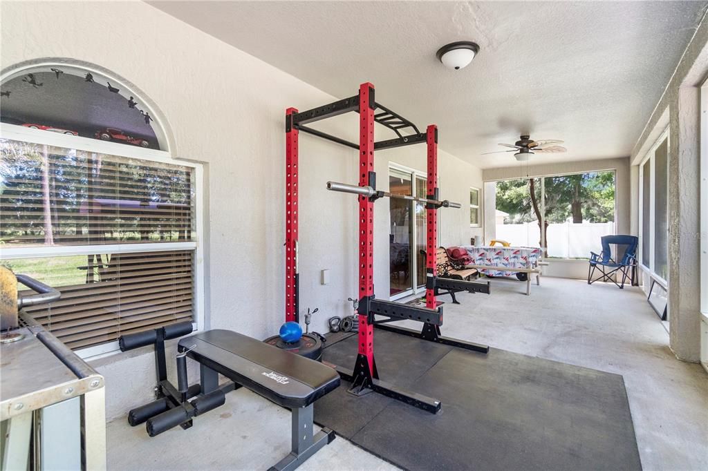 For Sale: $515,000 (6 beds, 4 baths, 3911 Square Feet)