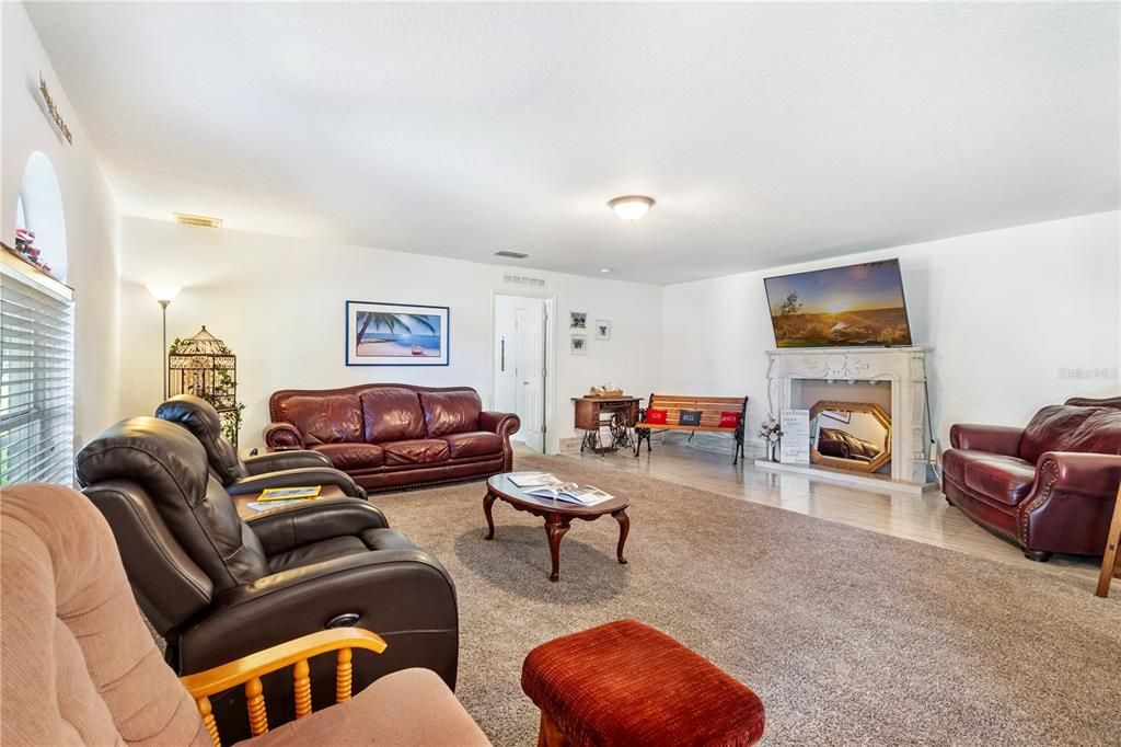 For Sale: $515,000 (6 beds, 4 baths, 3911 Square Feet)