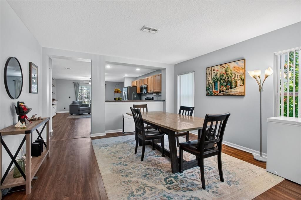 For Sale: $300,000 (3 beds, 2 baths, 1544 Square Feet)