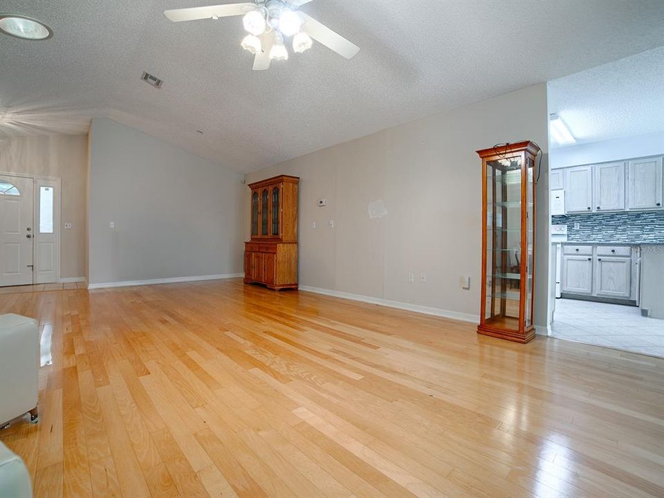 For Sale: $229,247 (3 beds, 2 baths, 1659 Square Feet)