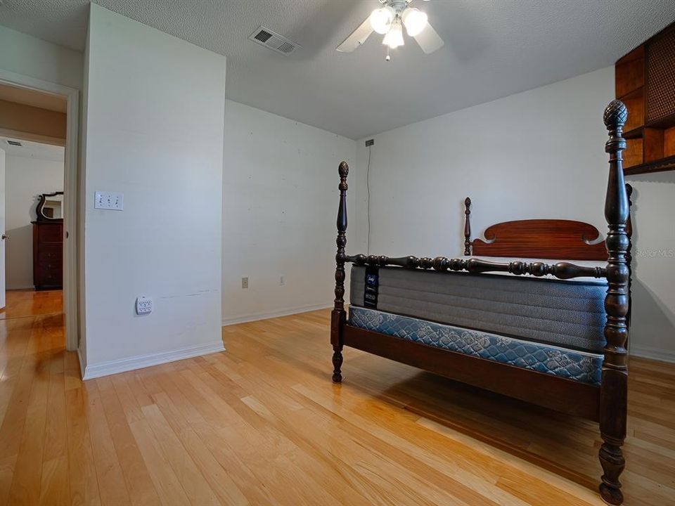 For Sale: $229,247 (3 beds, 2 baths, 1659 Square Feet)