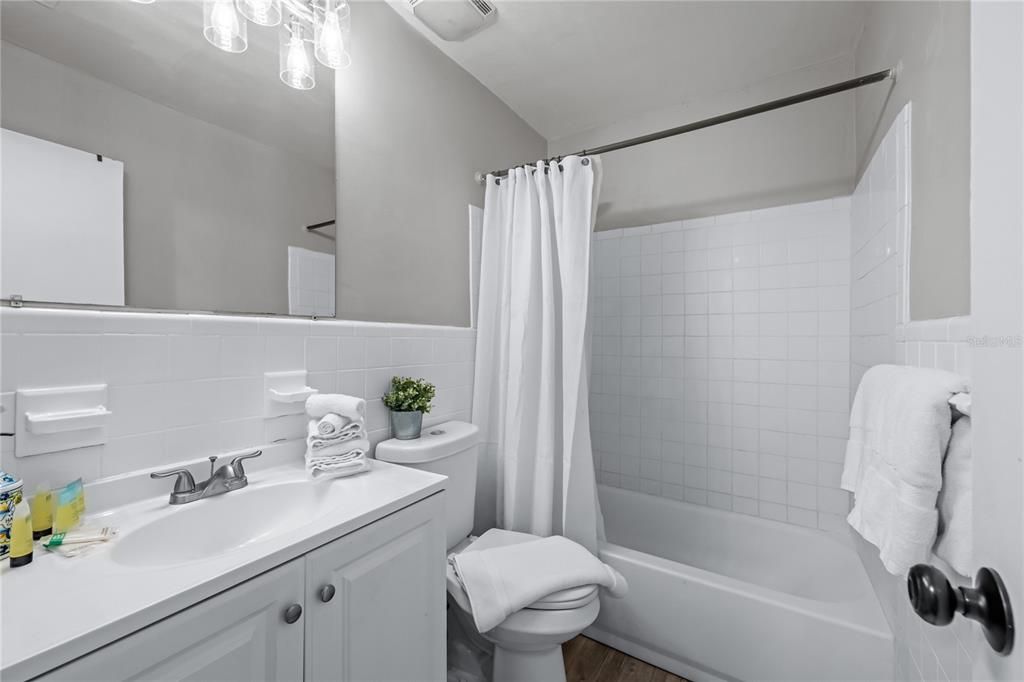 For Sale: $350,000 (3 beds, 1 baths, 1468 Square Feet)