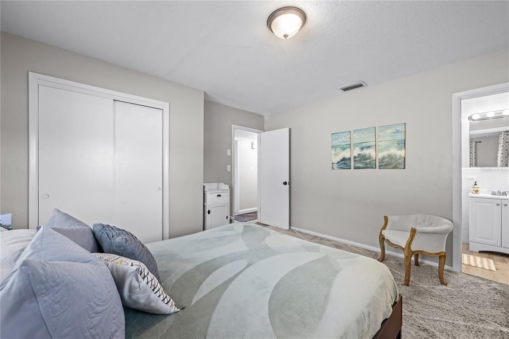 For Sale: $350,000 (3 beds, 1 baths, 1468 Square Feet)