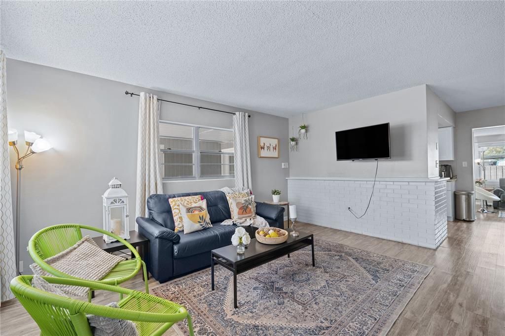 For Sale: $350,000 (3 beds, 1 baths, 1468 Square Feet)