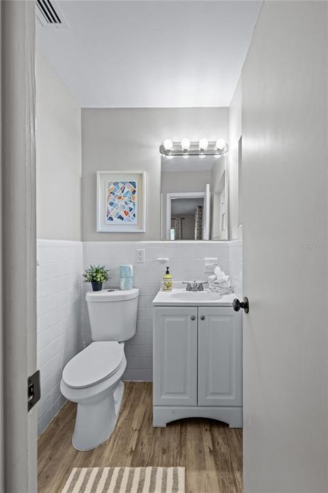 For Sale: $350,000 (3 beds, 1 baths, 1468 Square Feet)
