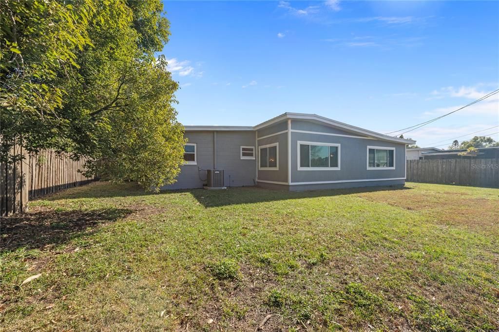 For Sale: $350,000 (3 beds, 1 baths, 1468 Square Feet)