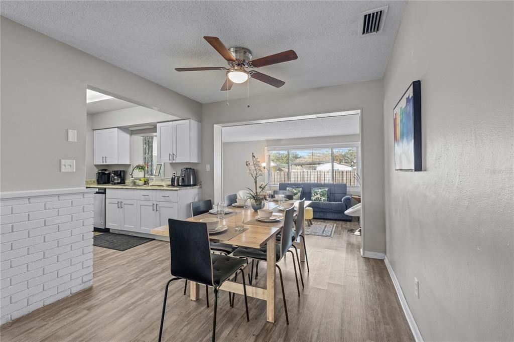For Sale: $350,000 (3 beds, 1 baths, 1468 Square Feet)