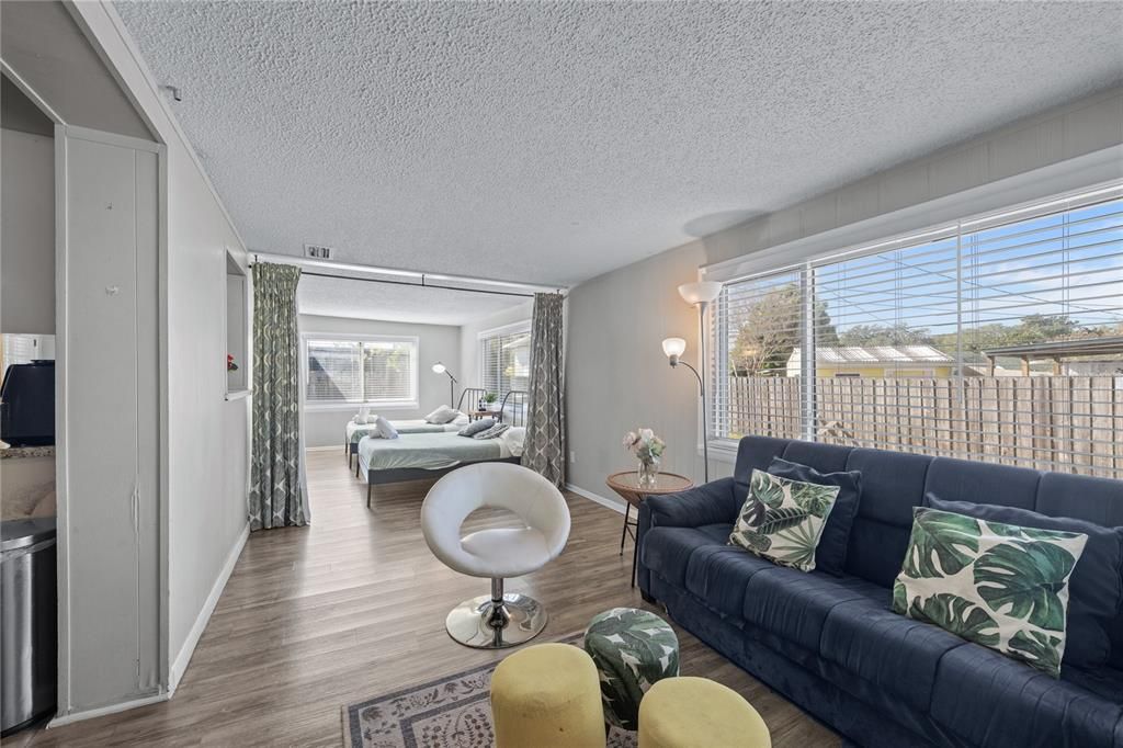 For Sale: $350,000 (3 beds, 1 baths, 1468 Square Feet)