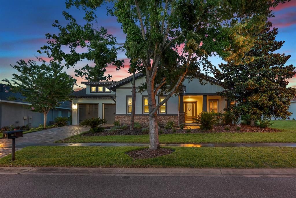 En Venta: $925,000 (4 camas, 3 baños, 3033 Pies cuadrados)