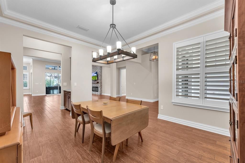 En Venta: $925,000 (4 camas, 3 baños, 3033 Pies cuadrados)