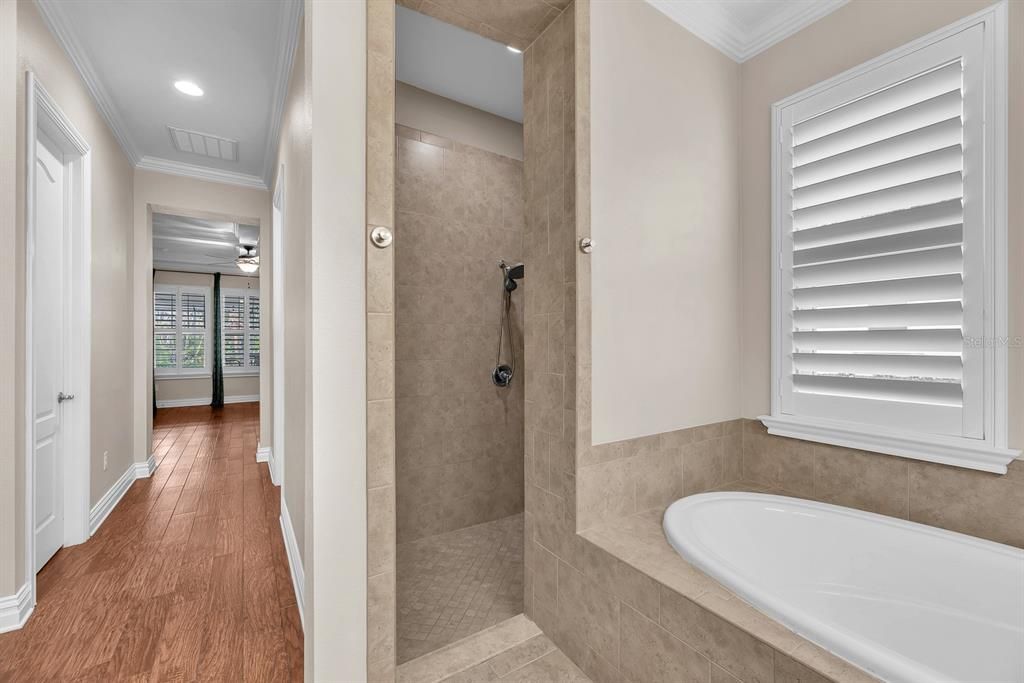 En Venta: $925,000 (4 camas, 3 baños, 3033 Pies cuadrados)