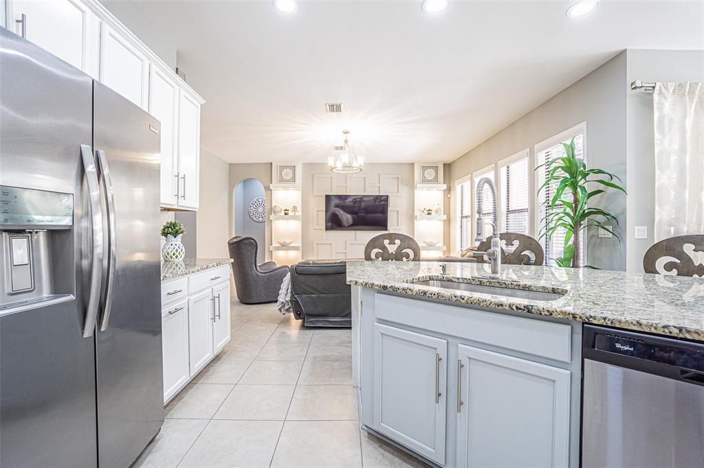 For Sale: $825,000 (4 beds, 3 baths, 2562 Square Feet)
