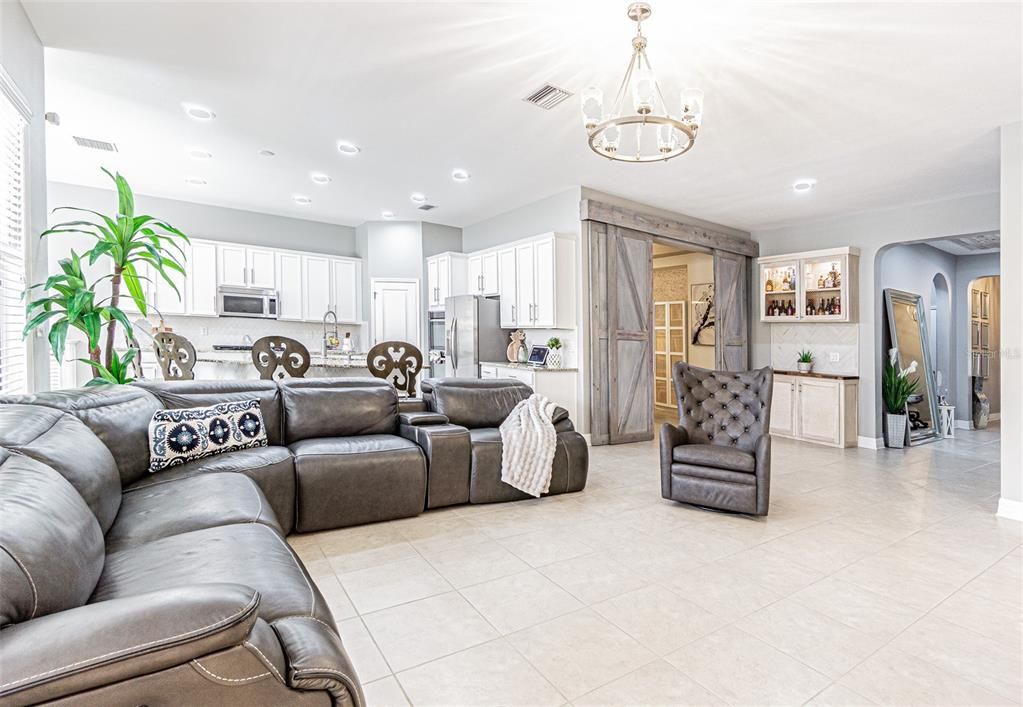 For Sale: $825,000 (4 beds, 3 baths, 2562 Square Feet)