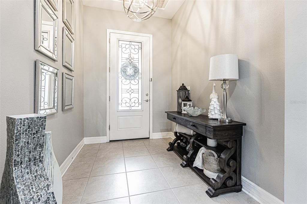 For Sale: $825,000 (4 beds, 3 baths, 2562 Square Feet)