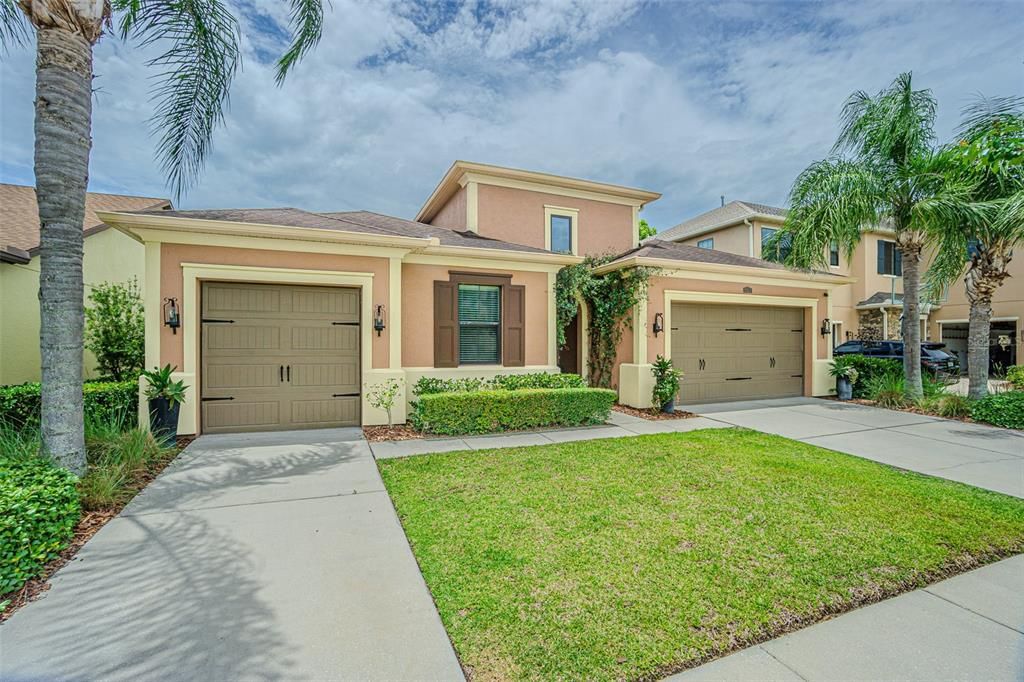 For Sale: $825,000 (4 beds, 3 baths, 2562 Square Feet)
