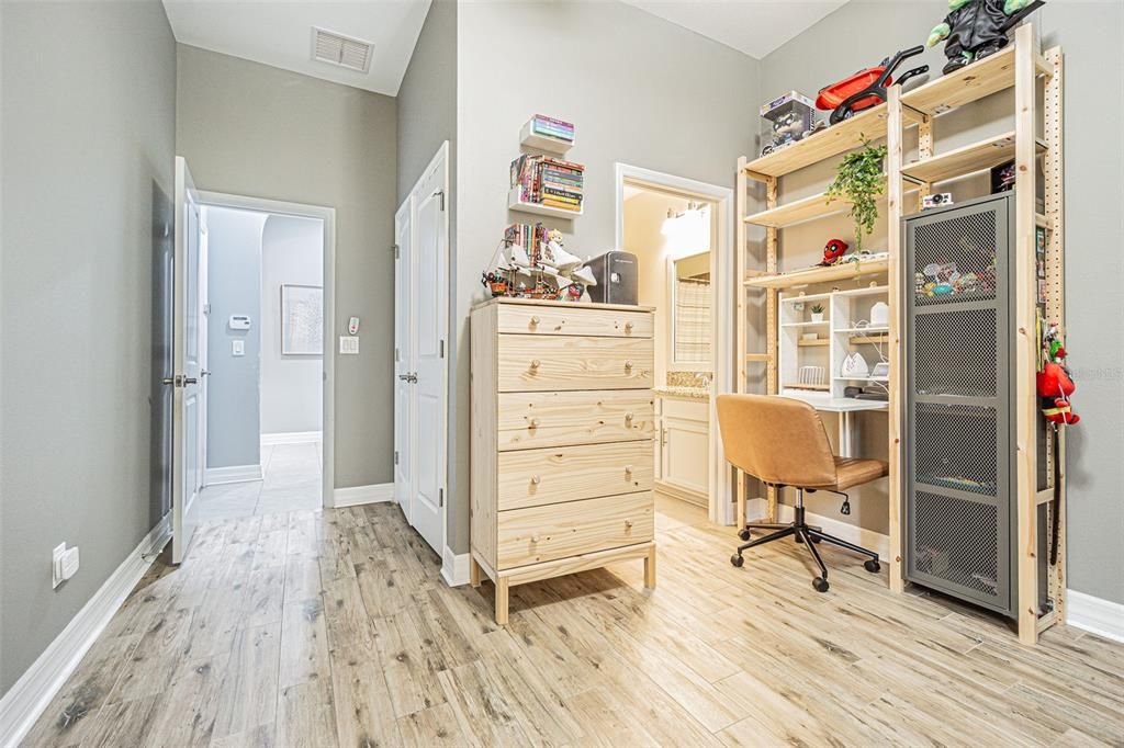 For Sale: $825,000 (4 beds, 3 baths, 2562 Square Feet)