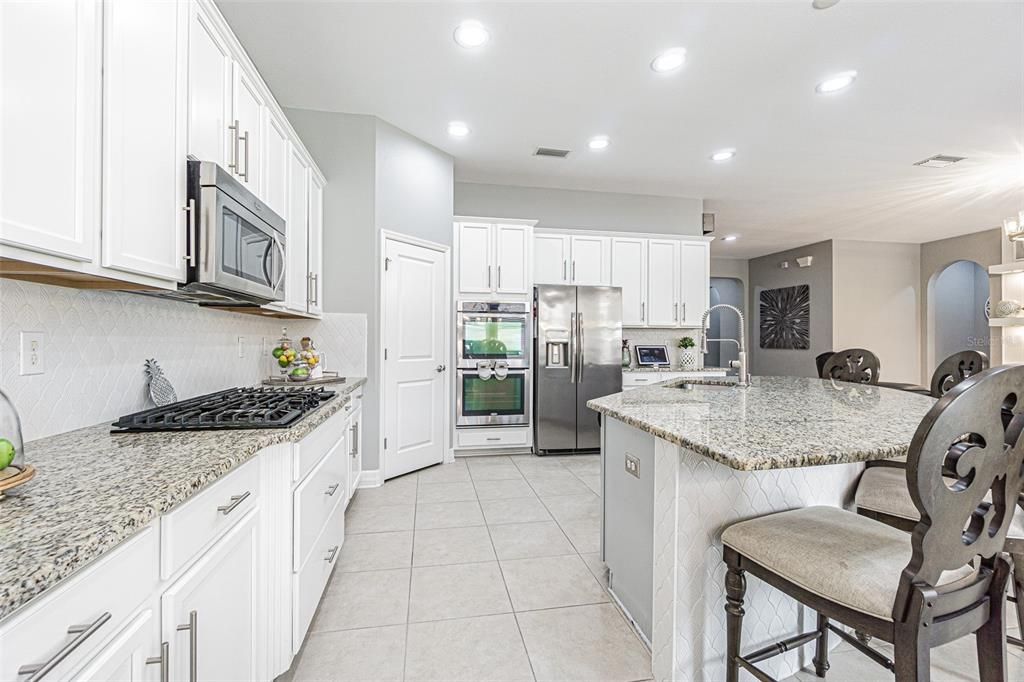 For Sale: $825,000 (4 beds, 3 baths, 2562 Square Feet)