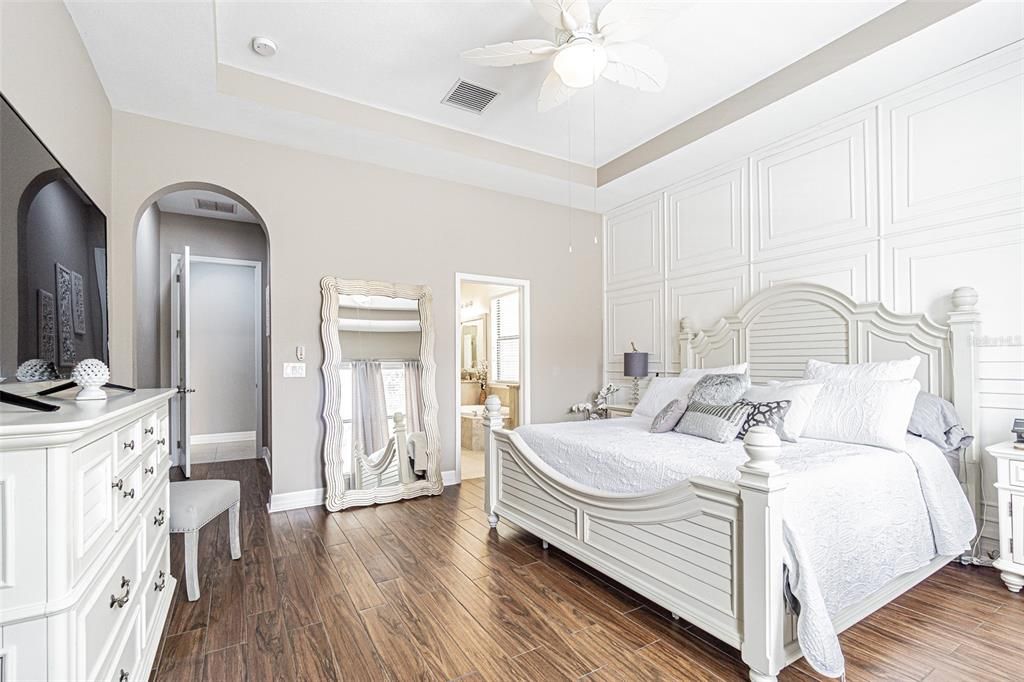 For Sale: $825,000 (4 beds, 3 baths, 2562 Square Feet)