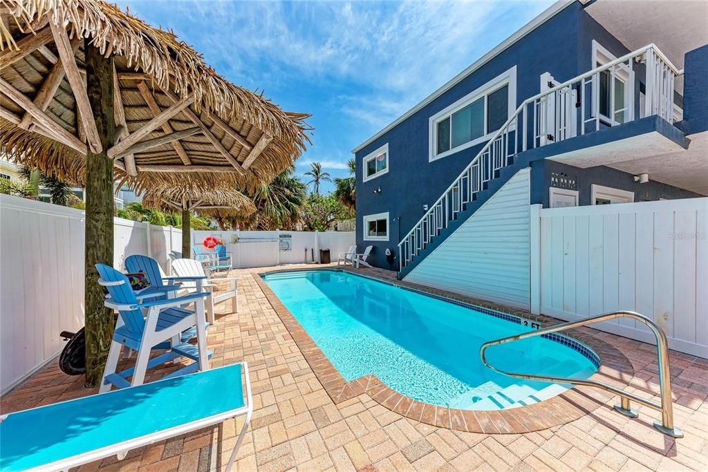 For Sale: $699,000 (2 beds, 2 baths, 720 Square Feet)