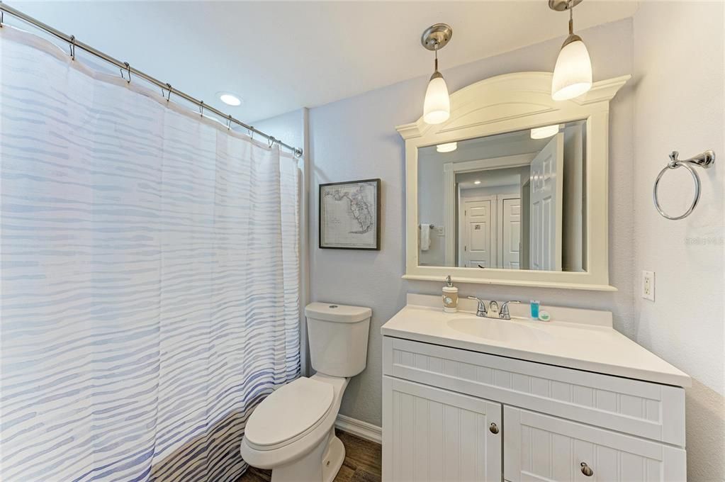 For Sale: $699,000 (2 beds, 2 baths, 720 Square Feet)