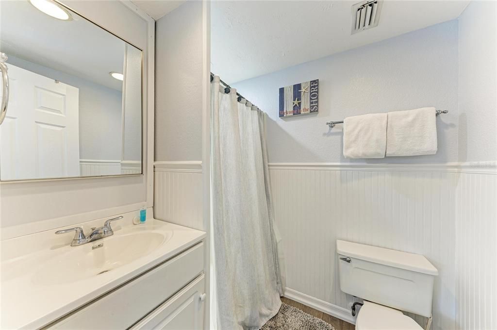 For Sale: $699,000 (2 beds, 2 baths, 720 Square Feet)