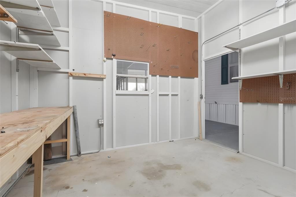 For Sale: $255,000 (2 beds, 2 baths, 1296 Square Feet)