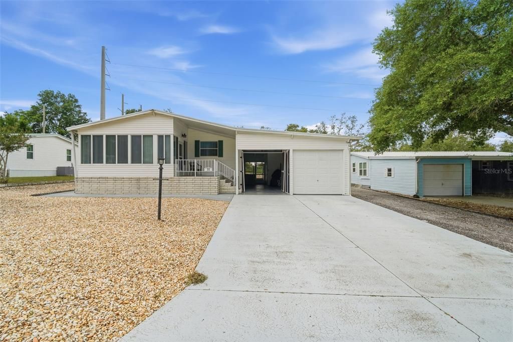 For Sale: $255,000 (2 beds, 2 baths, 1296 Square Feet)