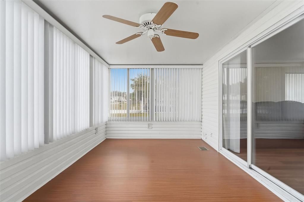 For Sale: $255,000 (2 beds, 2 baths, 1296 Square Feet)