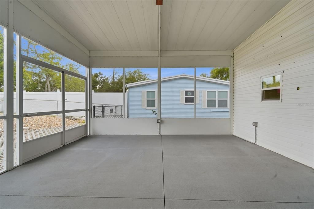 For Sale: $255,000 (2 beds, 2 baths, 1296 Square Feet)