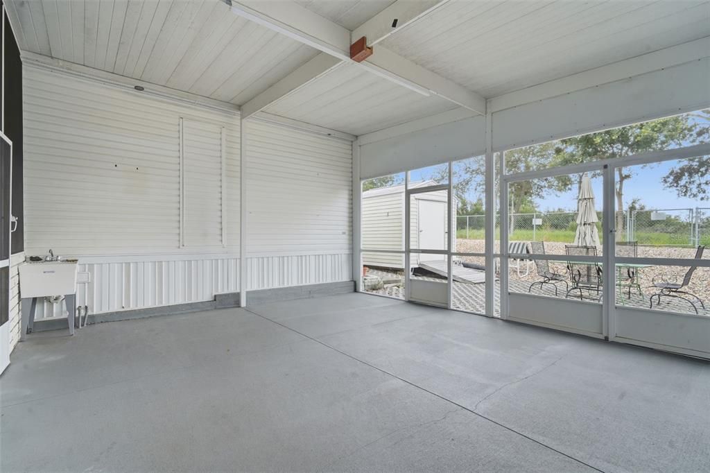For Sale: $255,000 (2 beds, 2 baths, 1296 Square Feet)