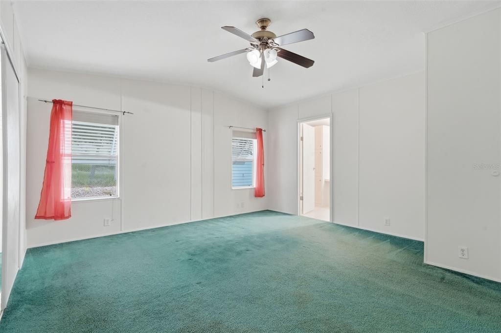 For Sale: $255,000 (2 beds, 2 baths, 1296 Square Feet)