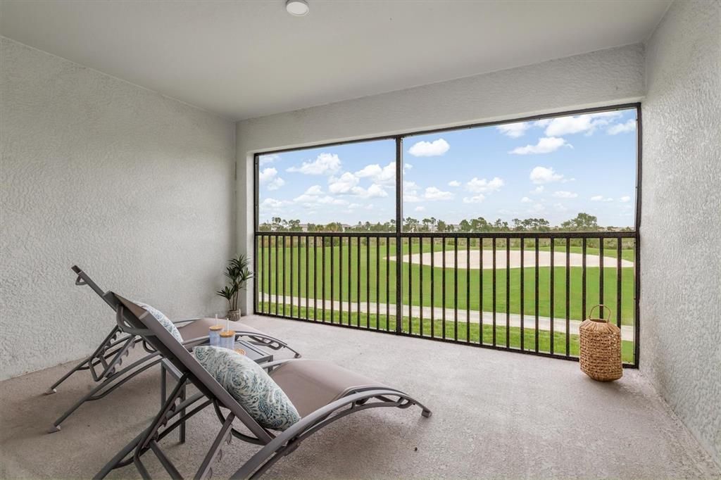 For Sale: $399,000 (2 beds, 2 baths, 1568 Square Feet)