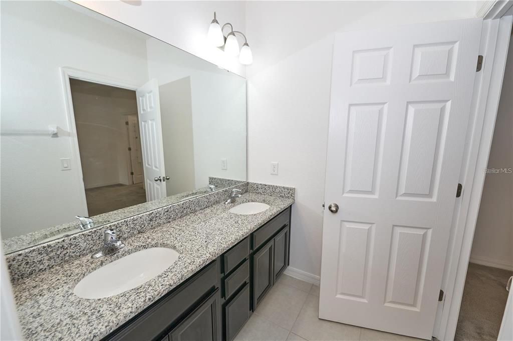 For Rent: $2,150 (3 beds, 2 baths, 1484 Square Feet)