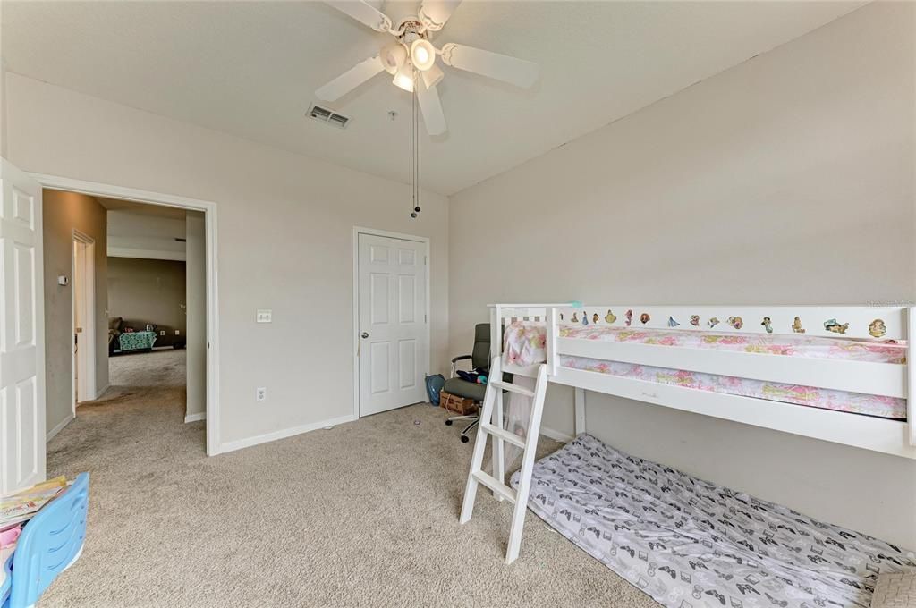 For Sale: $179,000 (2 beds, 1 baths, 1008 Square Feet)