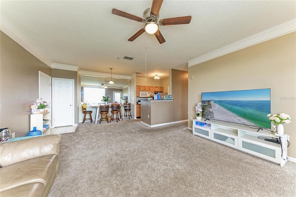 For Sale: $179,000 (2 beds, 1 baths, 1008 Square Feet)