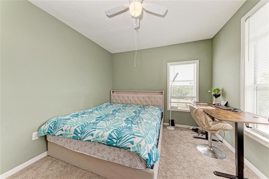 For Sale: $179,000 (2 beds, 1 baths, 1008 Square Feet)