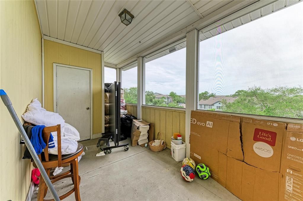 For Sale: $179,000 (2 beds, 1 baths, 1008 Square Feet)