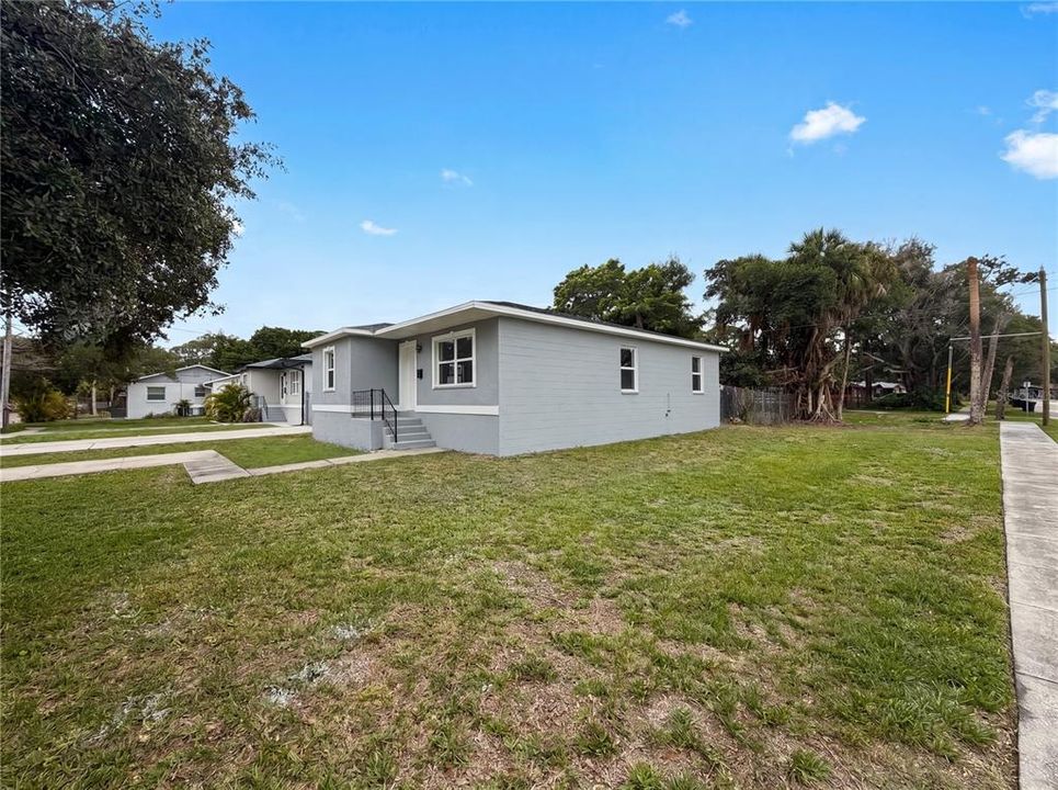 For Sale: $385,000 (3 beds, 2 baths, 1235 Square Feet)