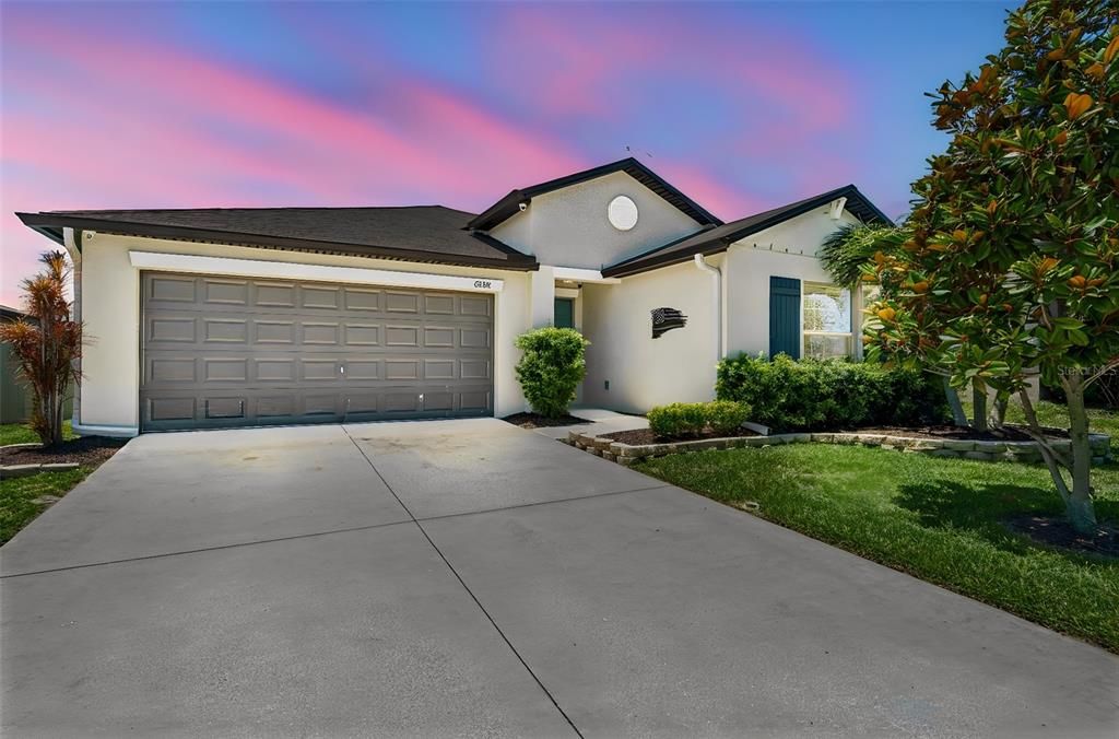 For Sale: $429,900 (4 beds, 2 baths, 1936 Square Feet)