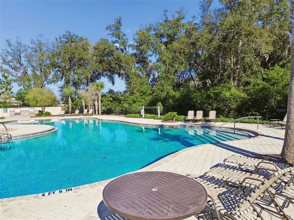 For Sale: $429,900 (4 beds, 2 baths, 1936 Square Feet)