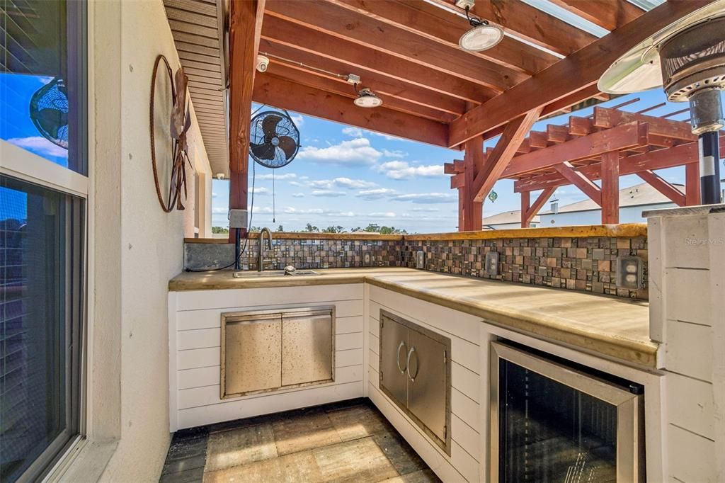 For Sale: $429,900 (4 beds, 2 baths, 1936 Square Feet)
