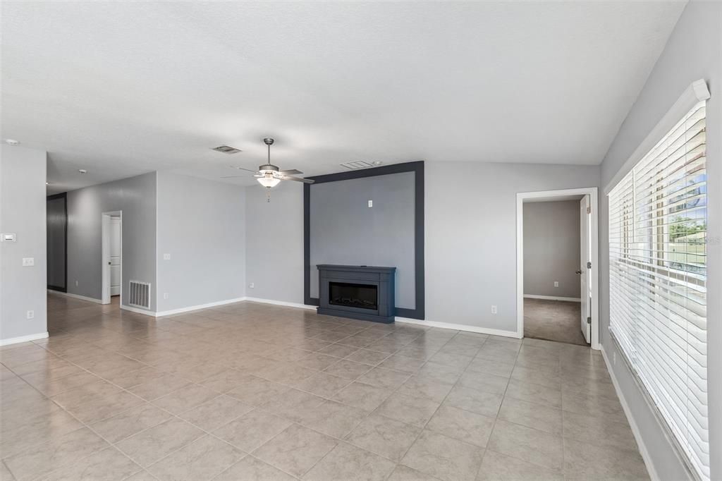 For Sale: $429,900 (4 beds, 2 baths, 1936 Square Feet)